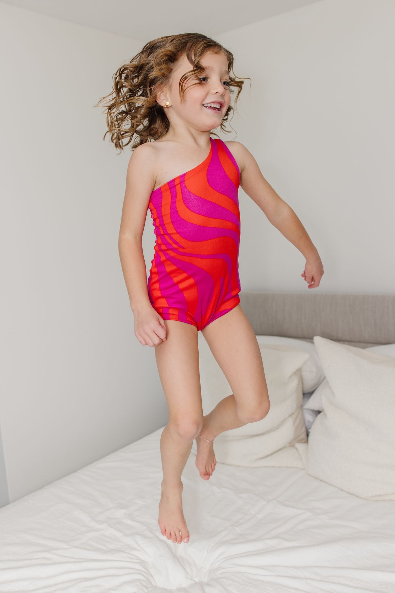 Pink Wave 1 shoulder